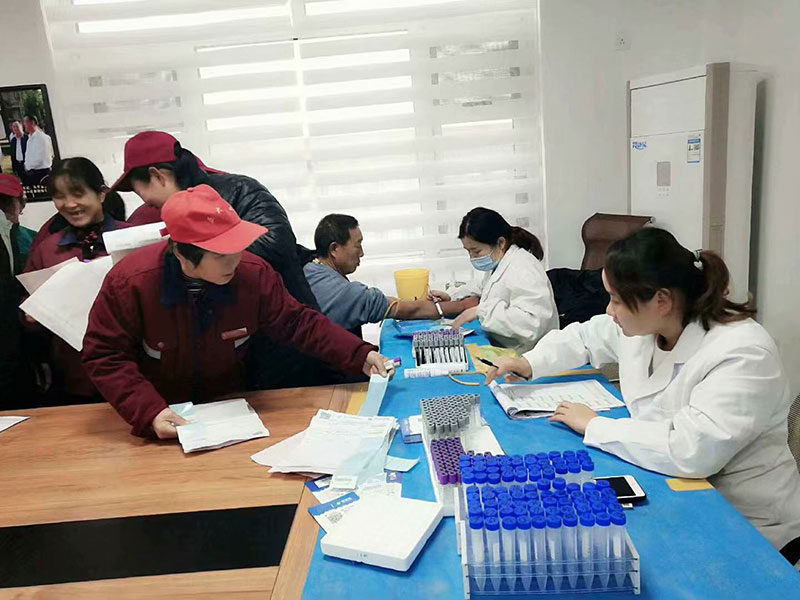 东正实业集团组织福利为员工体检